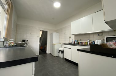 Cathays, Cardiff - Image 2