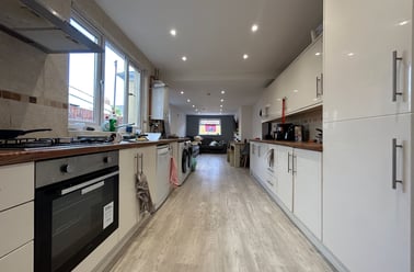 Roath, Plasnewydd, Cardiff - Image 3