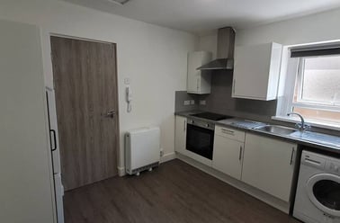  3, 19, Adamstown, Cardiff - Image 2