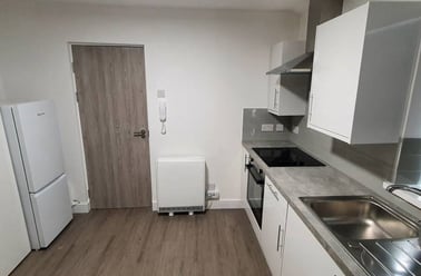  3, 19, Adamstown, Cardiff - Image 3