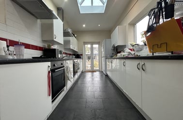 Heath, Gabalfa, Cardiff - Image 2