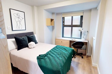 Oxford Street, City Centre, Leicester - Image 3