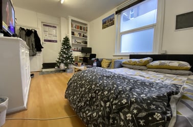 Cathays, Cardiff - Image 2