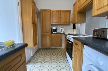 Cathays, Cardiff - Image 3