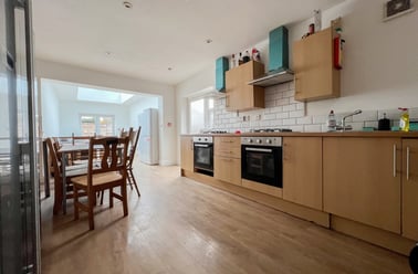Cathays, Plasnewydd, Cardiff - Image 2