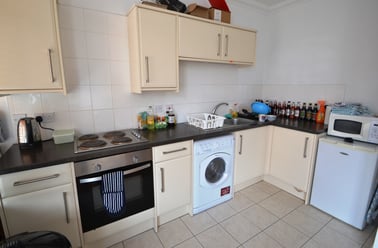 Roath, Plasnewydd, Cardiff - Image 2