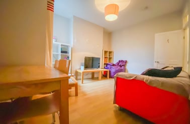 Heath, Gabalfa, Cardiff - Image 2