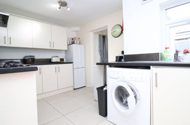 Cathays, Plasnewydd, Cardiff - Image 2