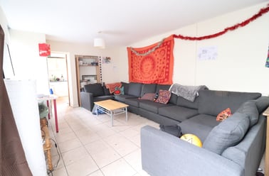 Cathays, Plasnewydd, Cardiff - Image 2