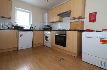 Cathays, Cardiff - Image 3