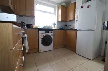 Cathays, Cardiff - Image 2