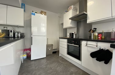 Roath, Cathays, Cardiff - Image 3