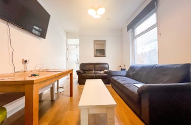 Cathays, Maindy, Cardiff - Image 2