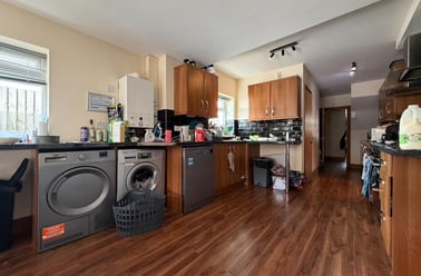 Cathays, Cardiff - Image 3
