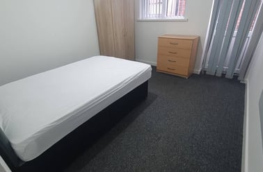  3, 26, Cathays, Cardiff - Image 2