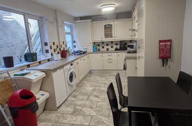Kinley Street, St Thomas, Swansea - Image 2