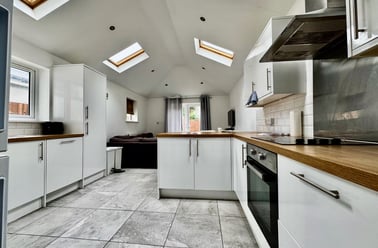 Cathays, Cardiff - Image 2