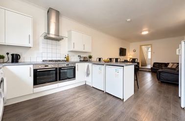 Roath, Plasnewydd, Cardiff - Image 3