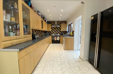 Heath, Gabalfa, Cardiff - Image 3