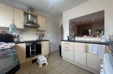 Heath, Cathays, Cardiff - Image 2