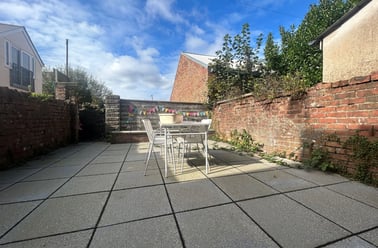 Heath, Cathays, Cardiff - Image 3