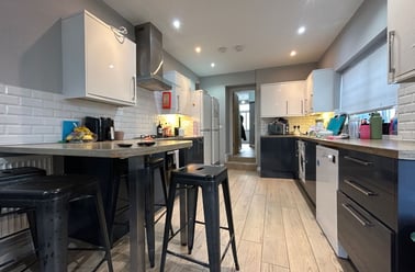 Roath, Plasnewydd, Cardiff - Image 2
