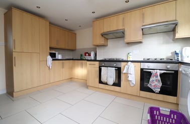 Cathays, Cardiff - Image 2