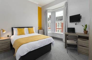Liverpool, Kensington - Image 3