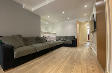 Cathays, Cardiff - Image 2