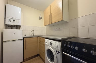 Roath, Plasnewydd, Cardiff - Image 2