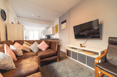 Heath, Gabalfa, Cardiff - Image 2