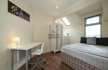 Salford, Seedley - Image 3