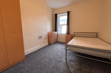 Roath, Plasnewydd, Cardiff - Image 3