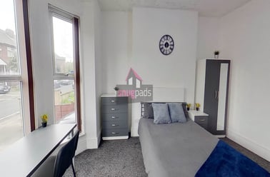 Salford, Ellesmere Park - Image 2