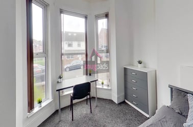 Salford, Ellesmere Park - Image 3