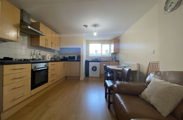 Lakeside, Cyncoed, Cardiff - Image 2