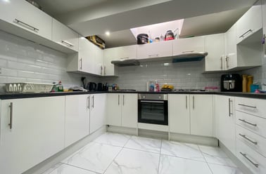 Cathays, Plasnewydd, Cardiff - Image 2