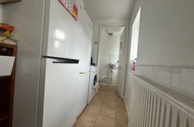 Cathays, Cardiff - Image 2