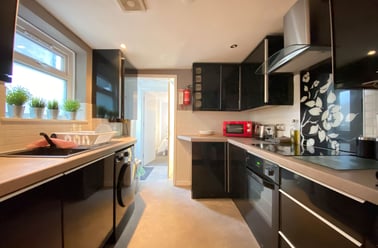 Cathays, Maindy, Cardiff - Image 2
