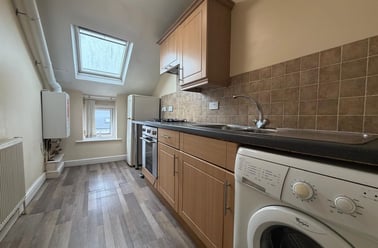 Roath, Plasnewydd, Cardiff - Image 2
