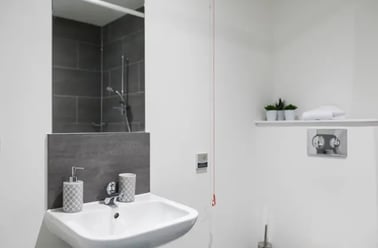 Gold Ensuite Accessible, The Cam Foundry, 315 Mill Road, City Centre, Cambridge - Image 3