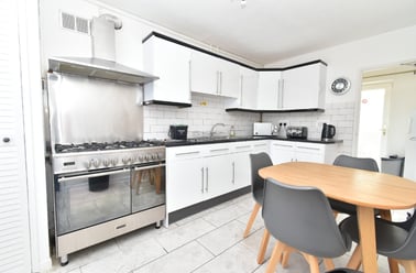 Darrell Place, Earlham, Norwich - Image 2