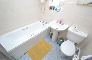 Harrington Drive, Lenton, Nottingham - Image 3