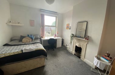 Harlaxton Drive, Lenton, Nottingham - Image 3