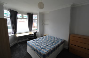 Elmsthorpe Avenue, Lenton, Nottingham - Image 2