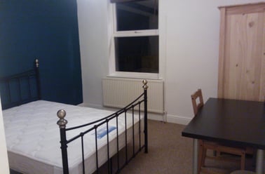 Cycle Road, Lenton, Nottingham - Image 3