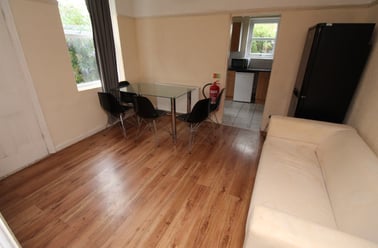 Trent Boulevard, West Bridgford, Nottingham - Image 3