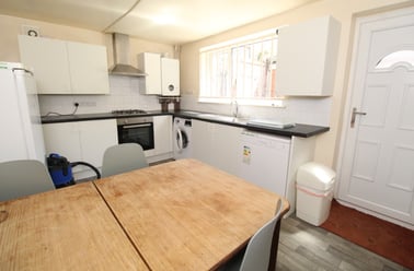 Kimbolton Avenue, Radford, Nottingham - Image 3