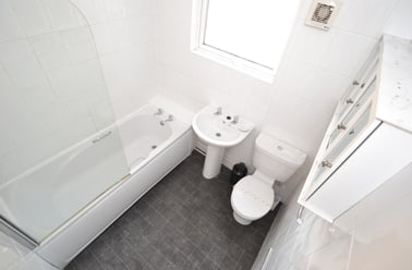 Harrington Drive, Lenton, Nottingham - Image 3