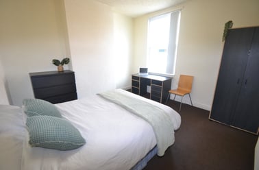 Cloister Street, Dunkirk, Nottingham - Image 2